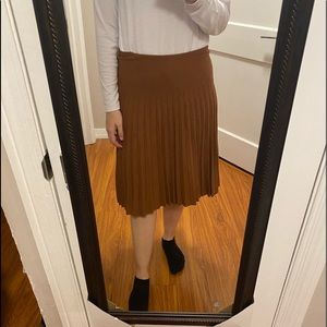 Mia Mod pleated sweater skirt